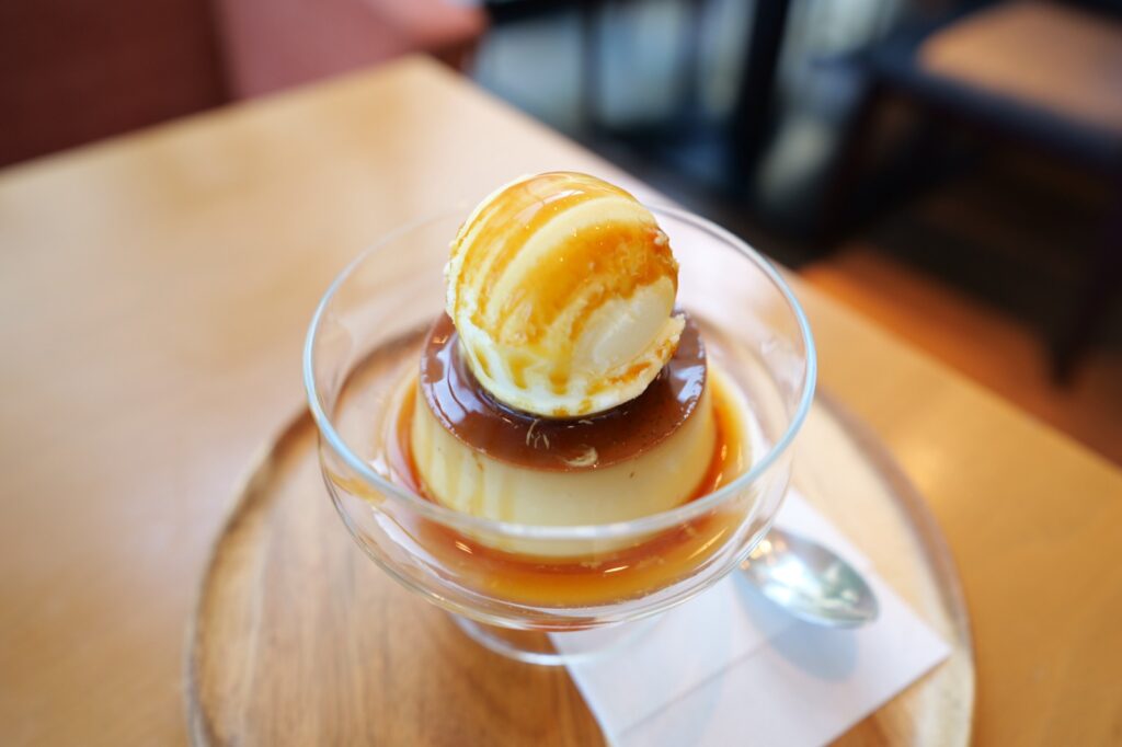 アイスがのったプリン